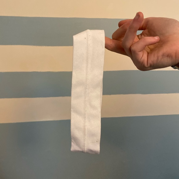 Lululemon athleta sweat band in white - Picture 2 of 3